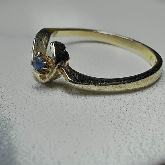VTG 10K Yellow Gold Blue Sapphire Solitaire Bypass‎ Ring Band Baby Baptism Gift - Picture 4 of 6